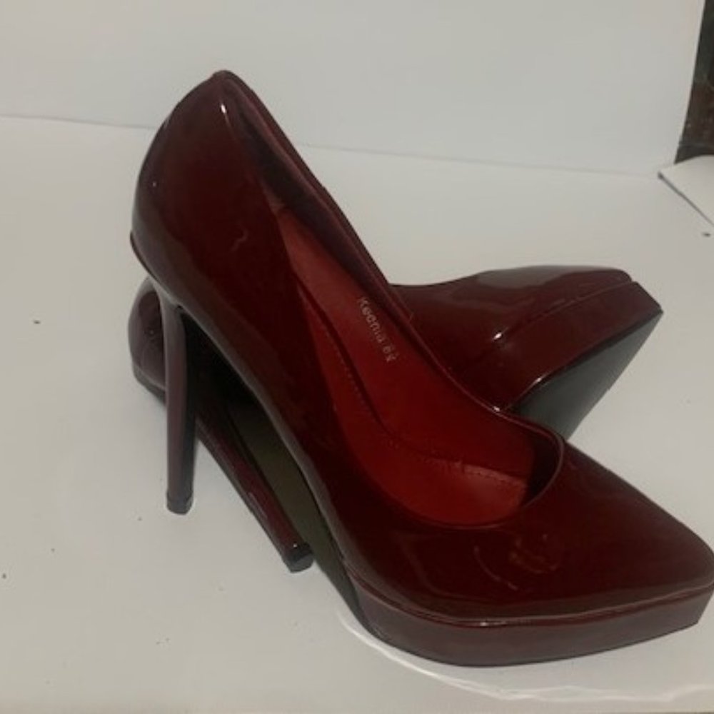 Burgundy pumps!